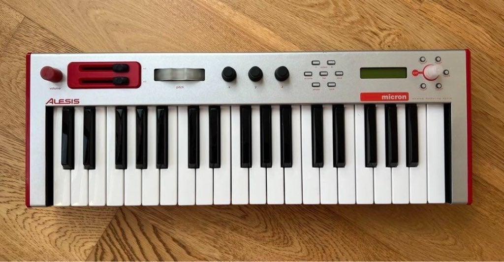 Alesis Micron Synthesizer, Overige merken, Zo goed als nieuw, Met midi-aansluiting, Overige aantallen