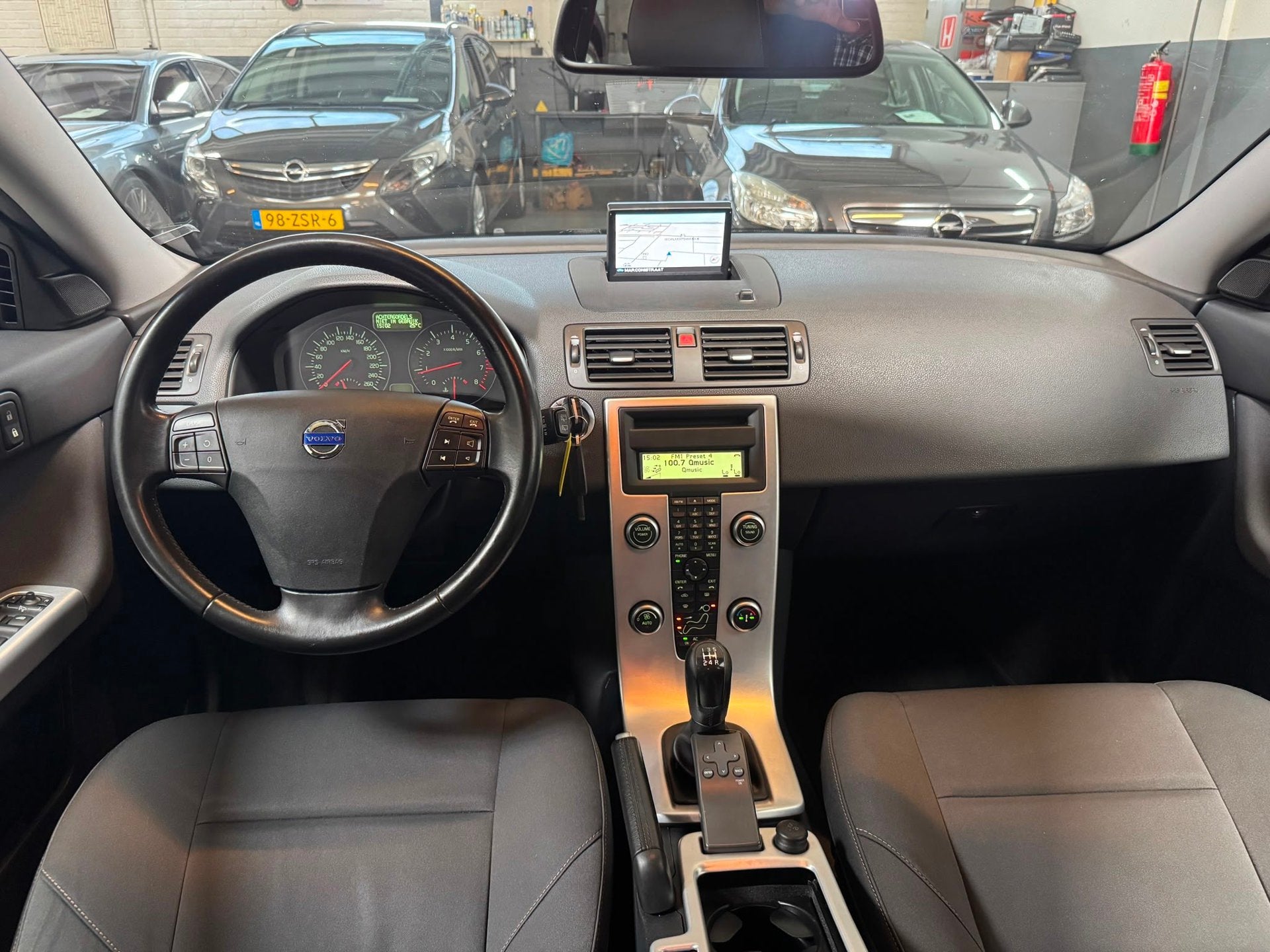 Volvo V50 2.0 Sport |AIRCO|PDC|NAVI|LMV, Stof, Gebruikt, Zwart, Origineel Nederlands