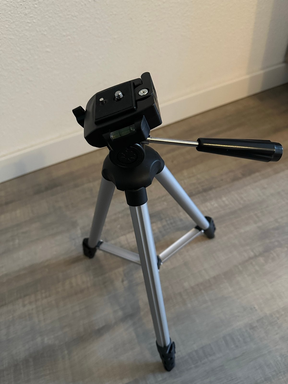 Statief - Aluminium Tripod met draagtas, Audio, Tv en Foto, Fotografie | Statieven en Balhoofden, Overige merken, Zo goed als nieuw