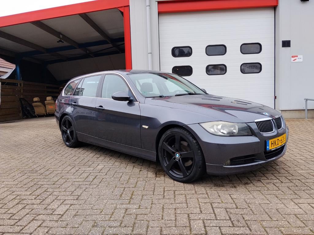 BMW 3-Serie 2.5 I 325 Touring 2006 Grijs, Zwart, 2497 cc, 1445 kg, Handgeschakeld