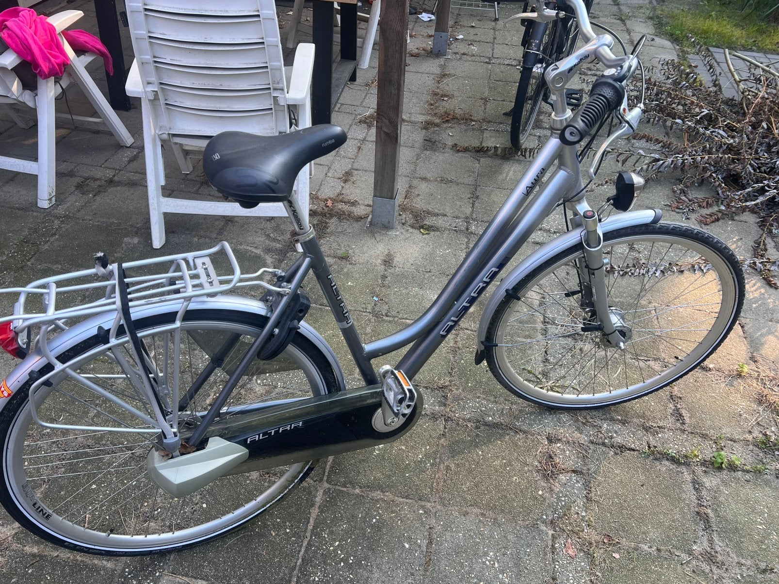 Damesfiets Altra, Versnellingen, Zo goed als nieuw, Trommelrem, Ophalen