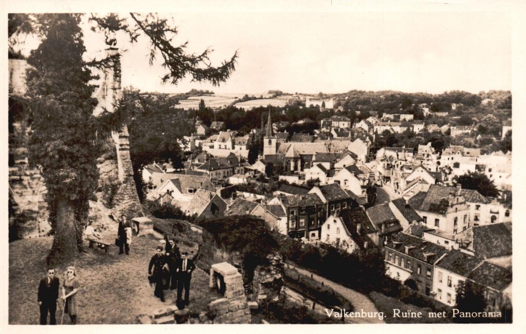 Valkenburg, Ruine Panorama (1950) 131231, Ophalen of Verzenden, 1940 tot 1960, Gelopen, Limburg