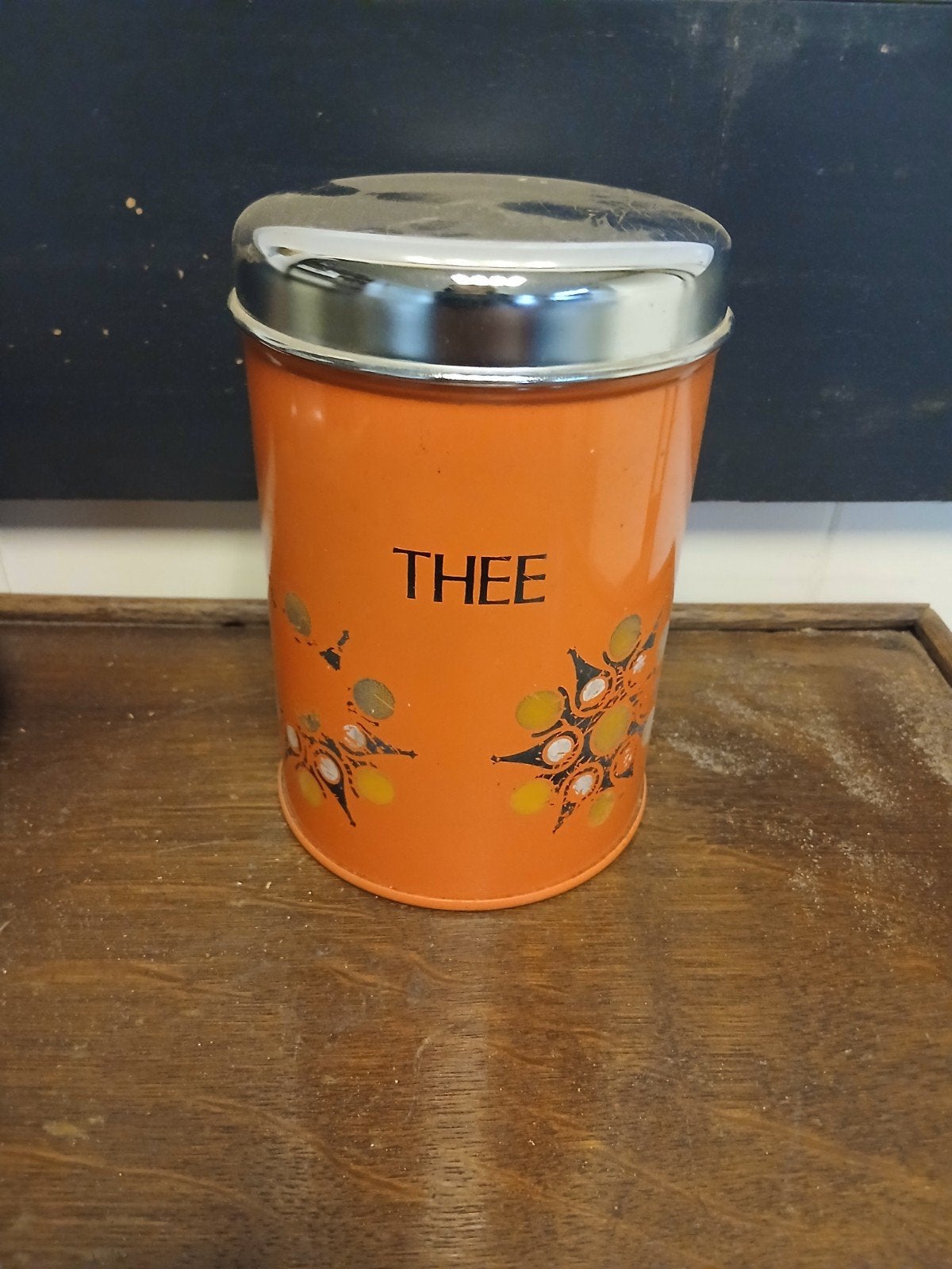Vintage oranje theebus met chromen deksel, 16 cm hoog, Ophalen of Verzenden