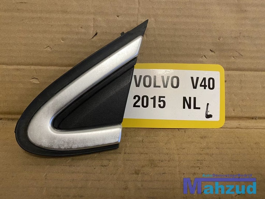 VOLVO V40 Links driehoek sierkap afdekkap voorscherm 2012-20, Auto-onderdelen, Gebruikt, Gunnar Engellaus vag 8
405 31  Gothenburg, SE
