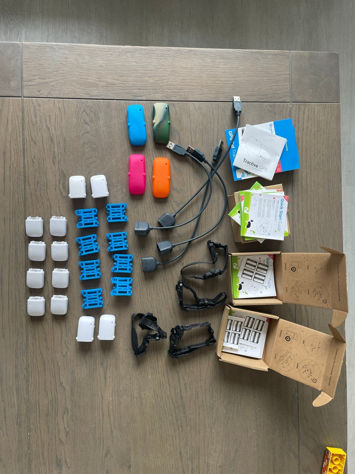 Tractive ikat gps tracker 4x plus extra accu’s en extra, Dieren en Toebehoren, Ophalen of Verzenden, Zo goed als nieuw