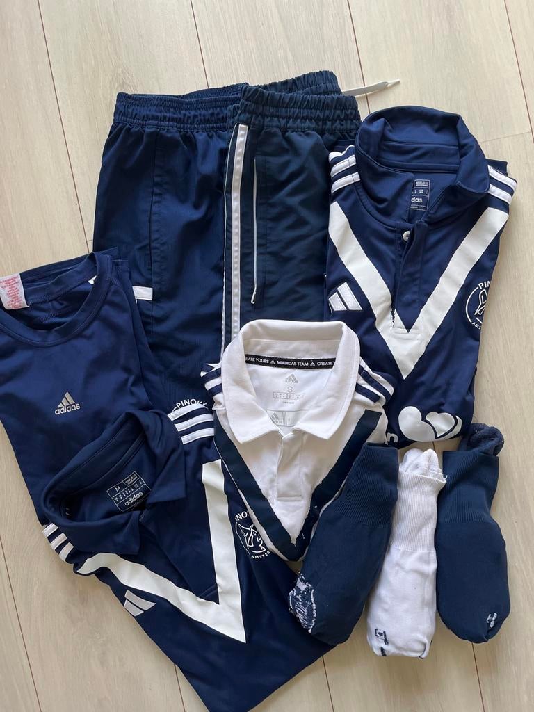 Pinoke Hockeykleding Set: Shirts, Broekjes, Thermo & Sokken, Ophalen of Verzenden, Zo goed als nieuw, Overige maten