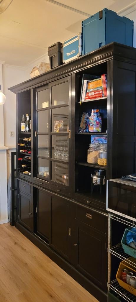 Zwarte hoge buffetkast, Huis en Inrichting, Kasten | Stellingkasten, Ophalen, Gebruikt