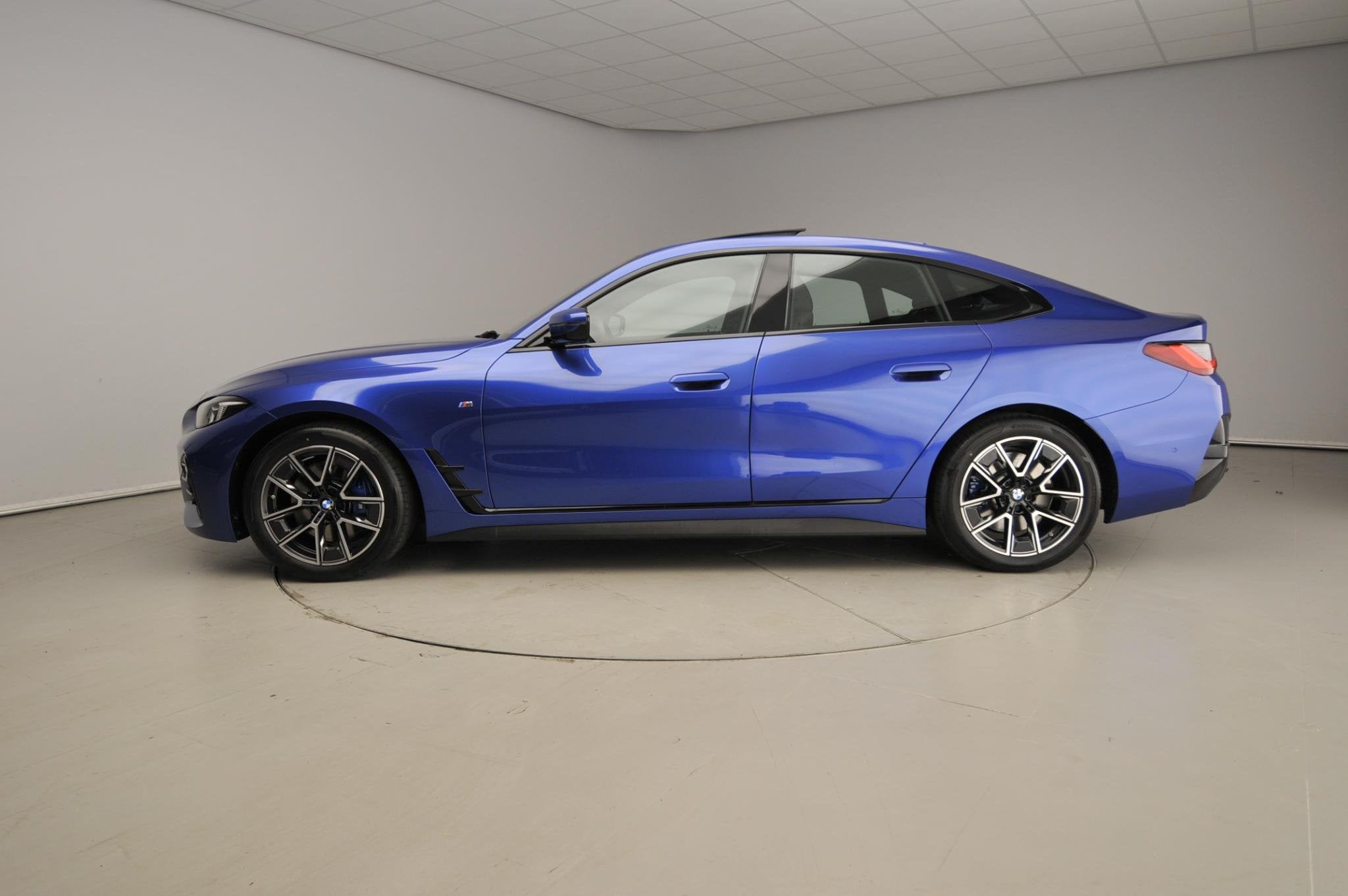 BMW 4 Serie Gran Coupé 420i | M-Sportpakket | LED | Leder |, Auto's, Automaat, 1998 cc, Met garantie (alle), Blauw