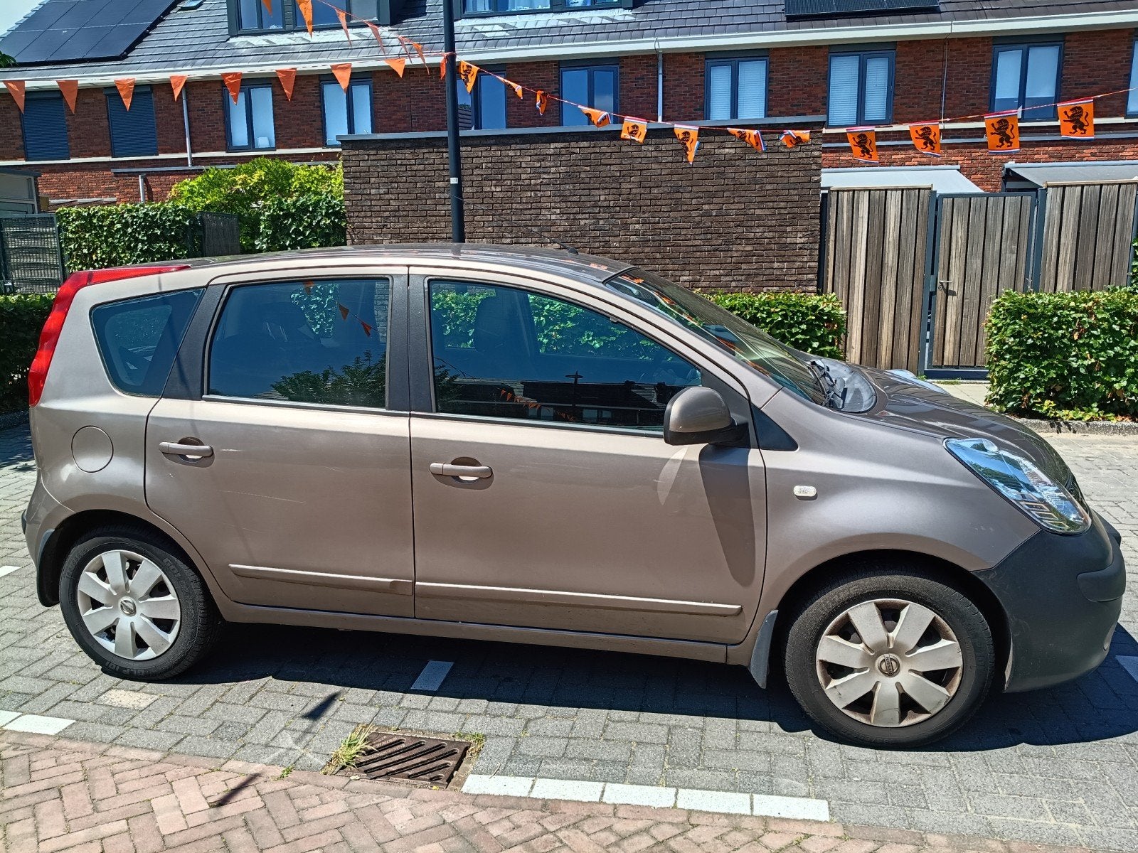 Nissan Note 1.4 - 16V - 2007 - APK tot 5-2027 - trekhaak, Voorwielaandrijving, Stof, 40 €/maand, Bruin