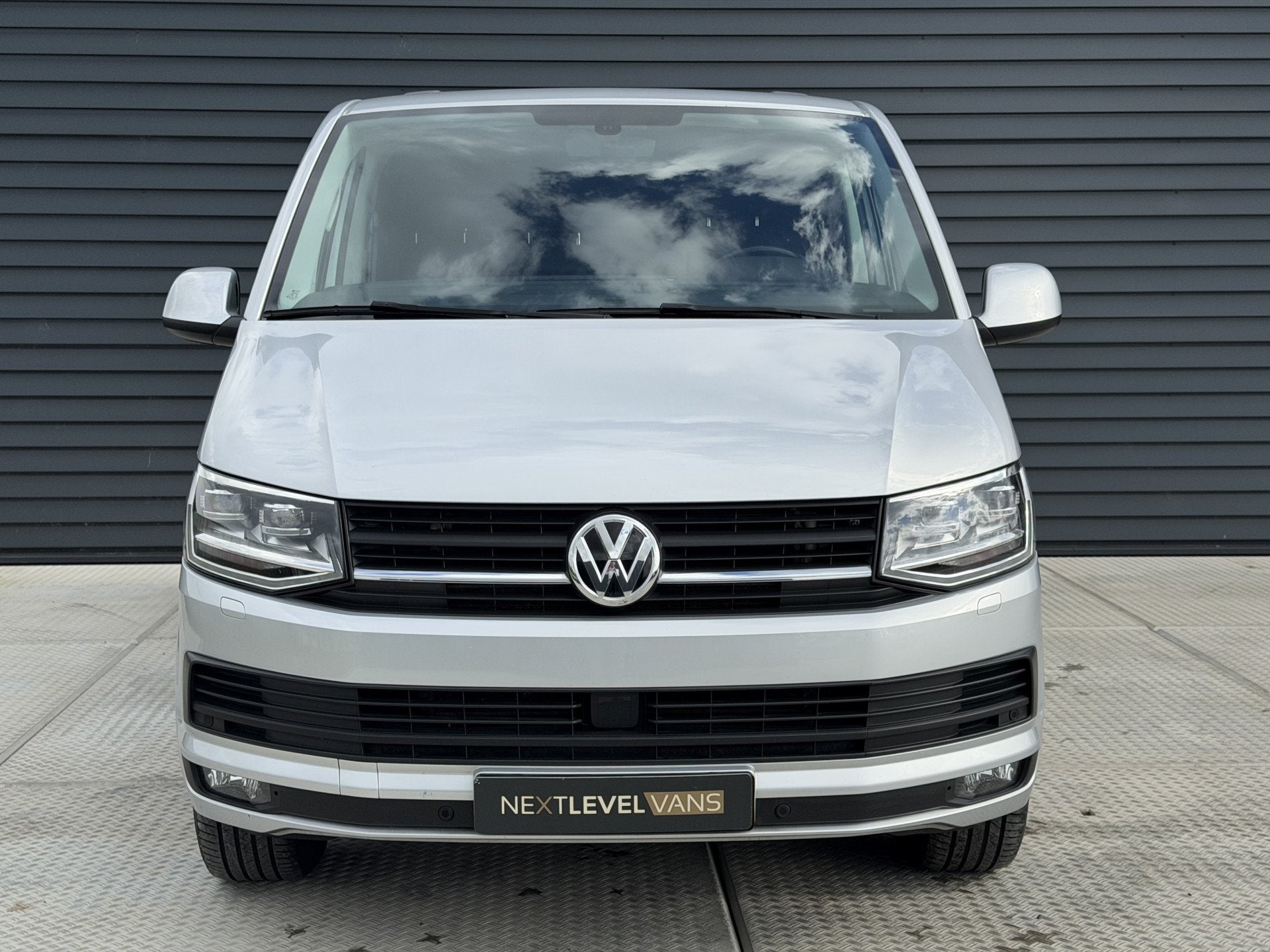 Volkswagen Transporter 2.0 TDI L1H1 Highline 150 PK | Automa, Auto's, Bestelauto's, Gebruikt, 4 cilinders, 150 pk, Volkswagen