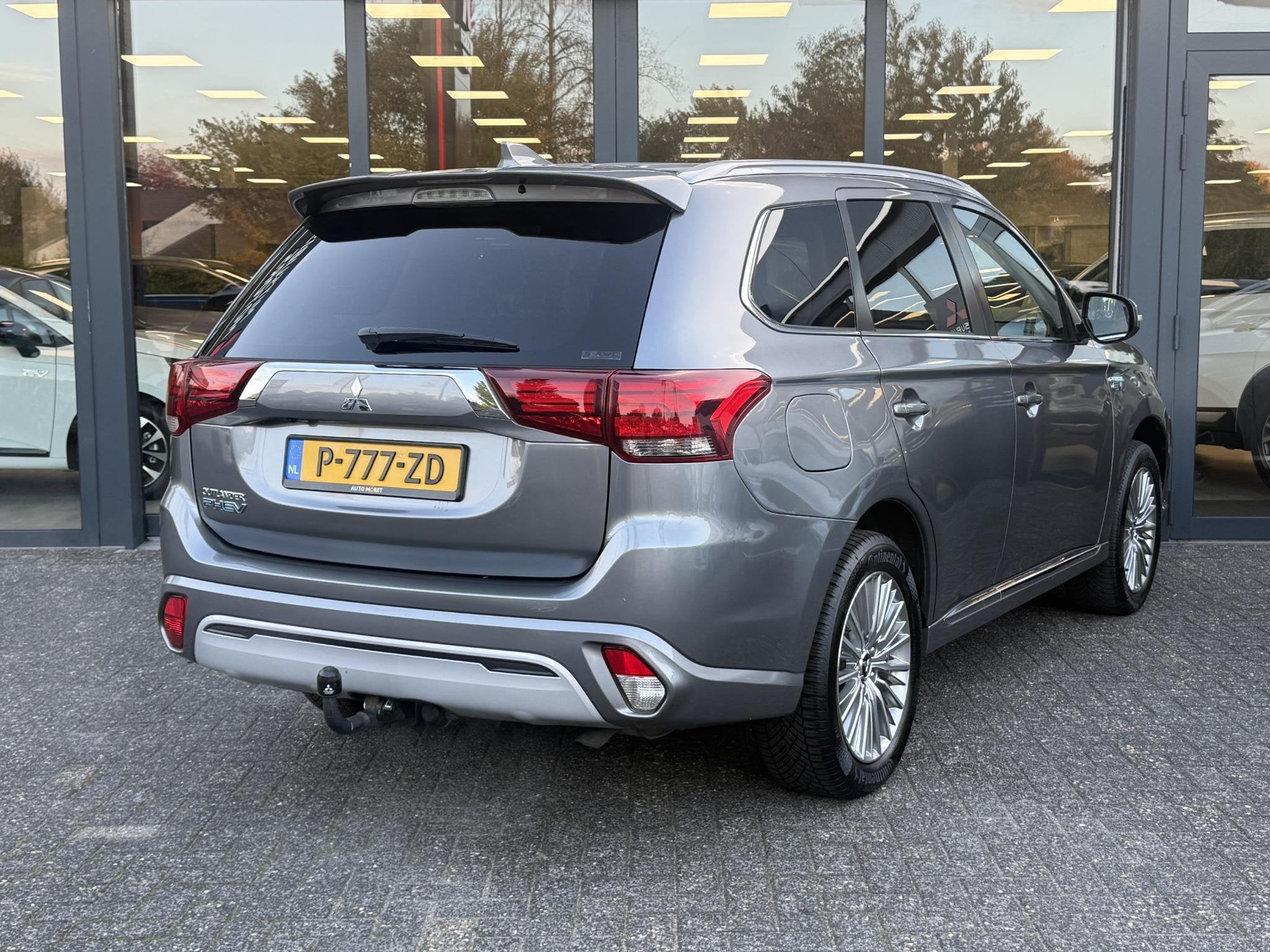 Mitsubishi Outlander 2.4 PHEV Intense+ | stoelverwaring | tr, Auto's, Automaat, 120 €/maand, Plug-in hybride, Bedrijf
