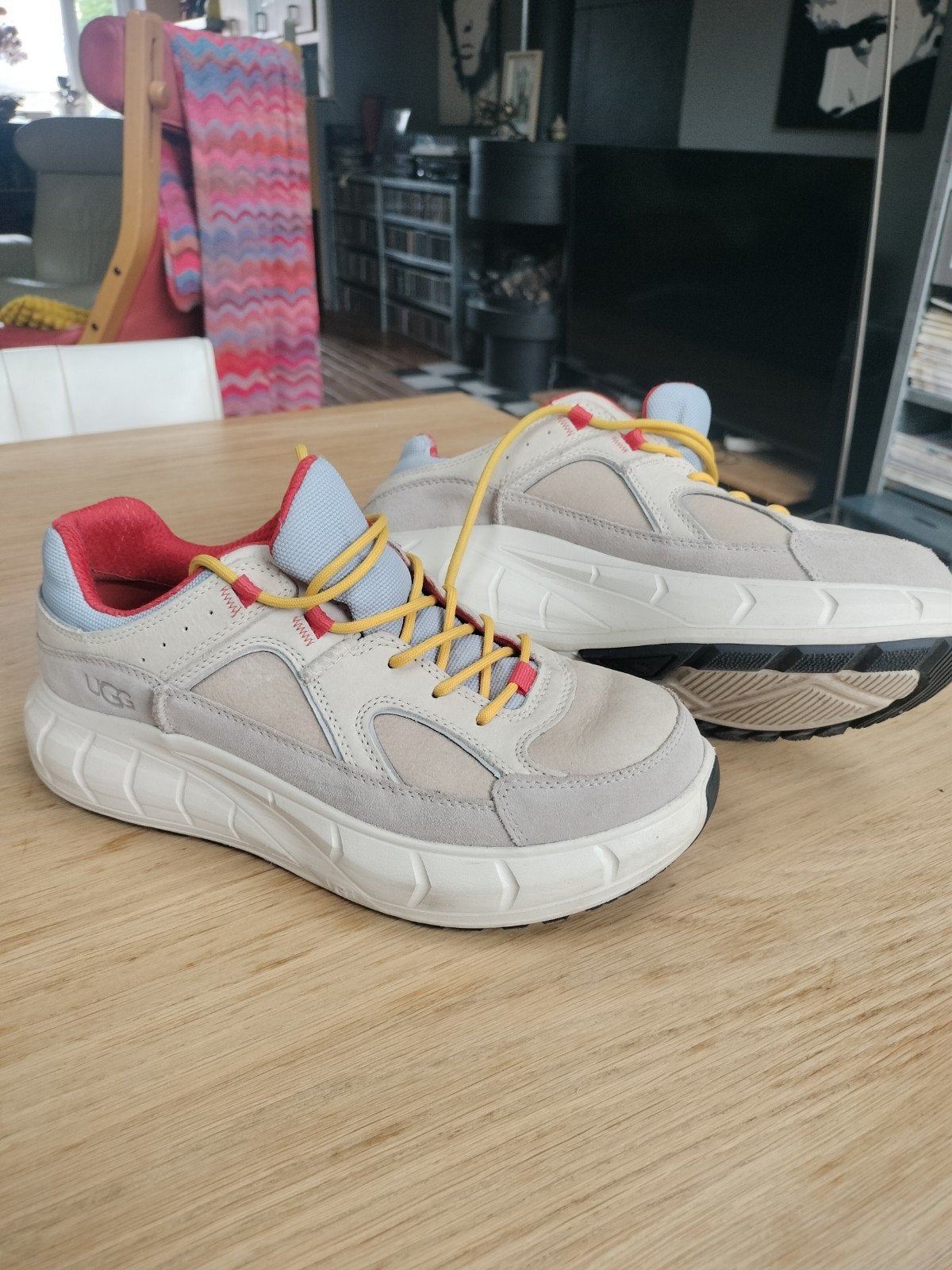 UGG schoenen sneakers, UGG, Overige kleuren, Ophalen of Verzenden, Sneakers of Gympen