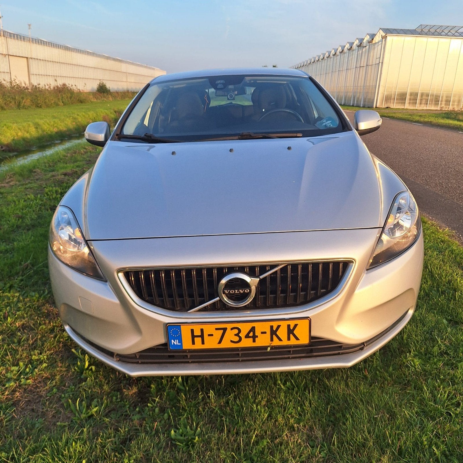 Volvo V40 2.0 T2 122PK 2018 Grijs, Voorwielaandrijving, 4 cilinders, 122 pk, 1331 kg