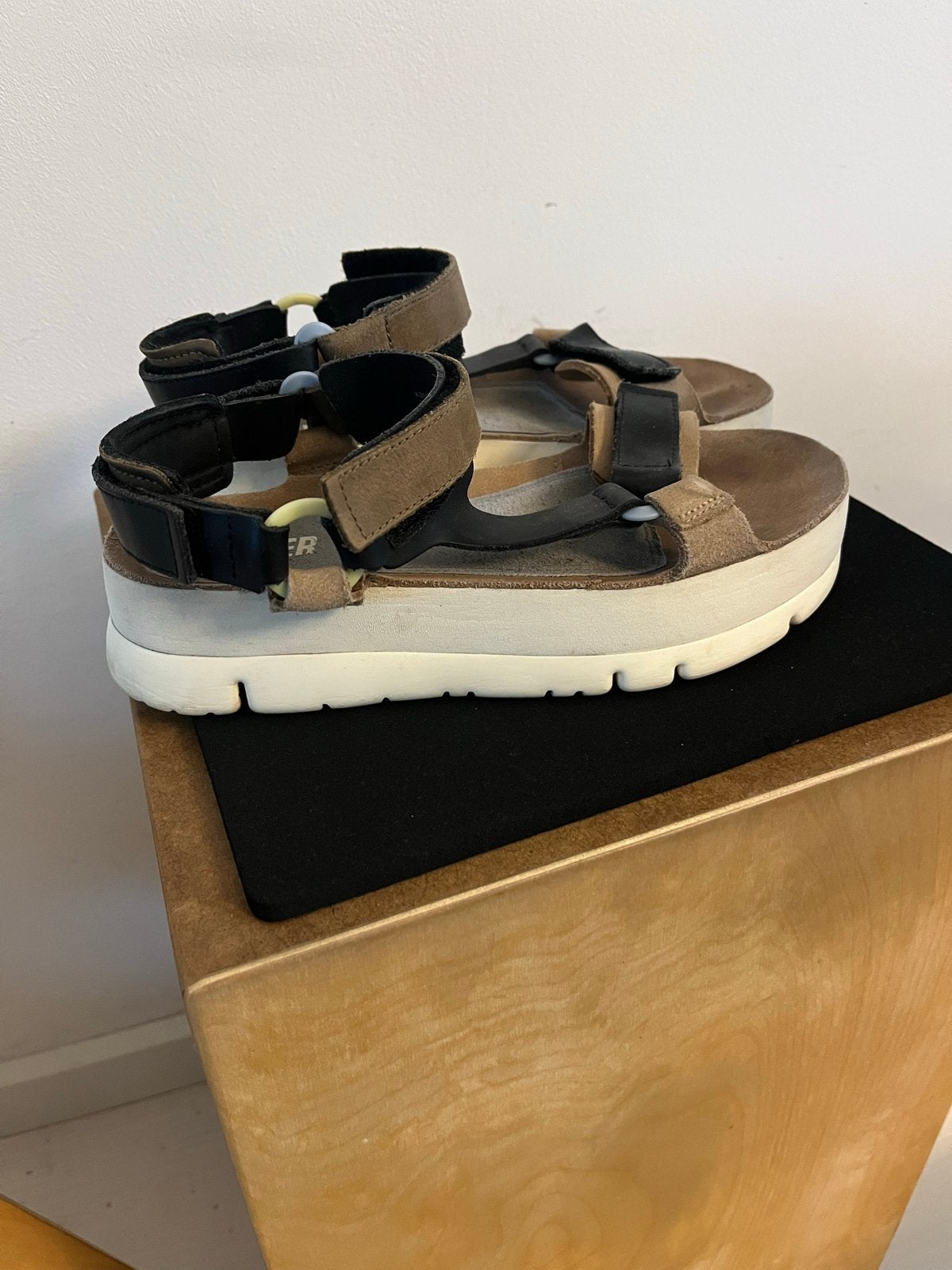 Camper sandalen met plateauzool - Maat 37, Ophalen of Verzenden, Gedragen, Bruin, Sandalen of Muiltjes