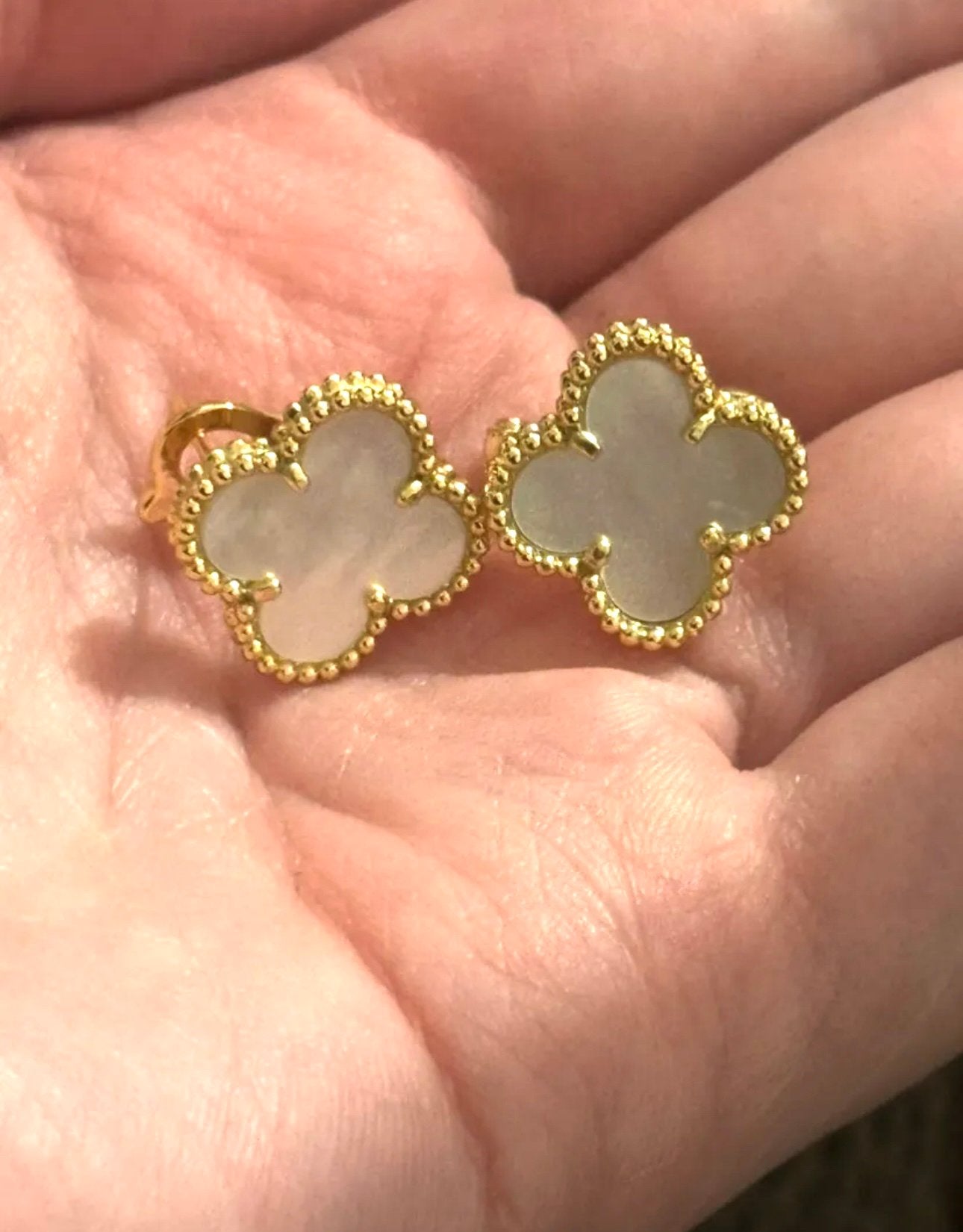 Van Cleef oorbellen, Overige materialen, Wit, Nieuw, Ophalen of Verzenden