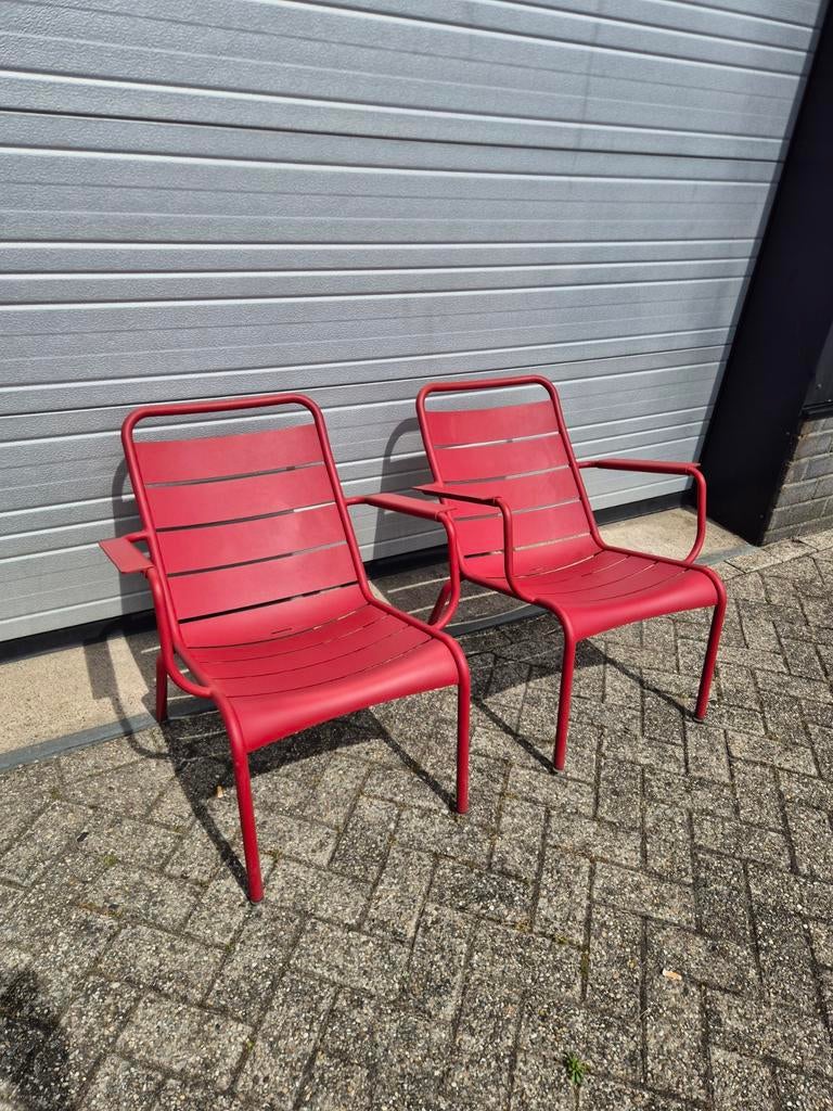 2x gebruikte chili rode fermob low chairs prijs per stuk, Ophalen of Verzenden