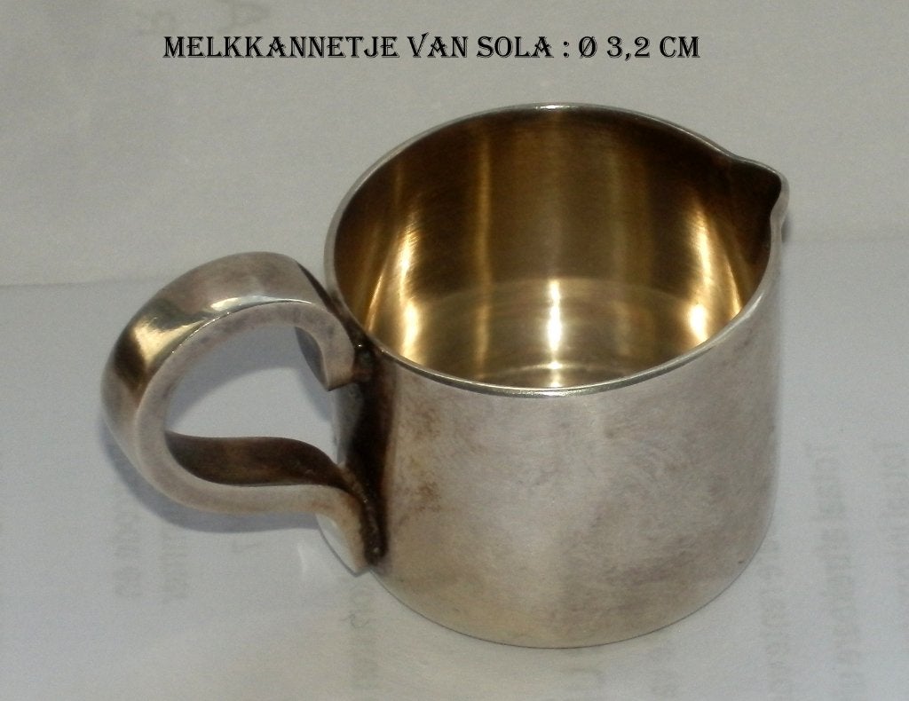 Al67 kleine verzilverde melkkan van sola doorsnede 3,2 cm, Ophalen of Verzenden