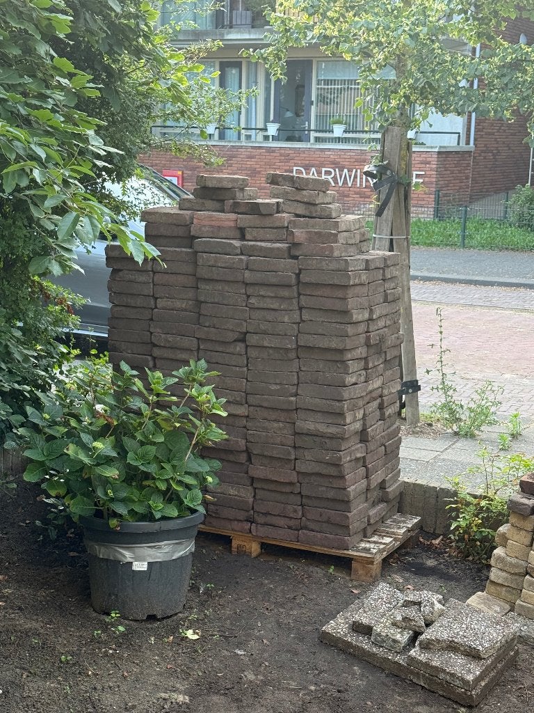 Gratis af te halen: rode tuintegels / klinkers, Ophalen, Gebruikt, Klinkers, Beton