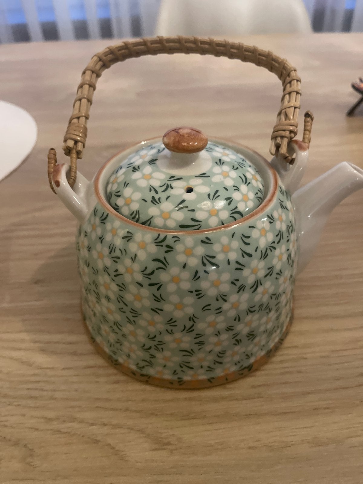 Nieuwe porseleinen theepot met bloemmotief, Theepot/fluitketel, Nieuw, Ophalen of Verzenden, Steen/keramiek