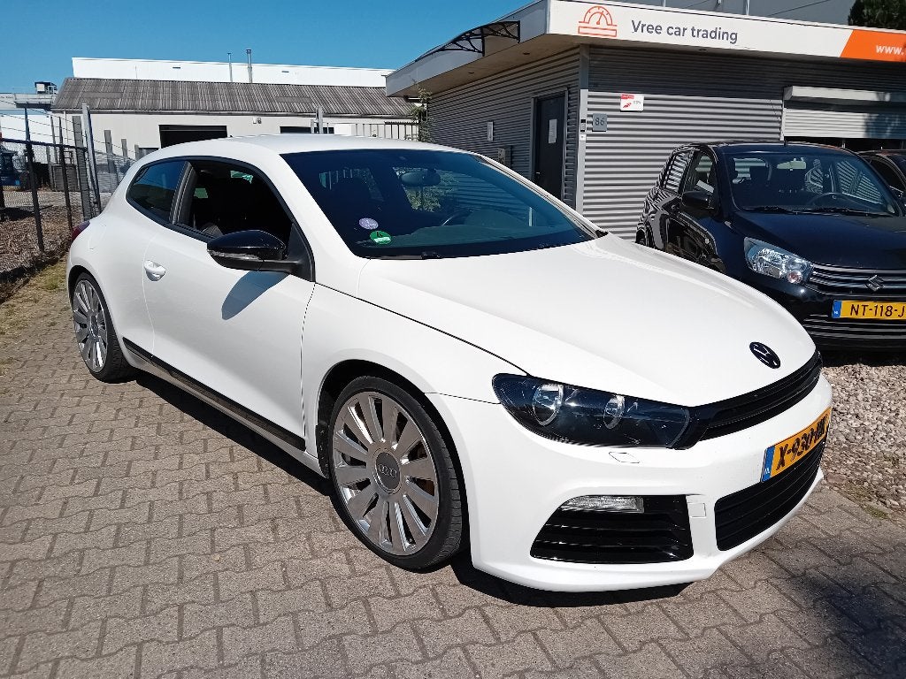 Volkswagen Scirocco 1.4 TSI 90KW 2009 Wit ZEER NETTE AUTO!!, Auto's, Volkswagen, Voorwielaandrijving, Zwart, 4 cilinders, 4 stoelen