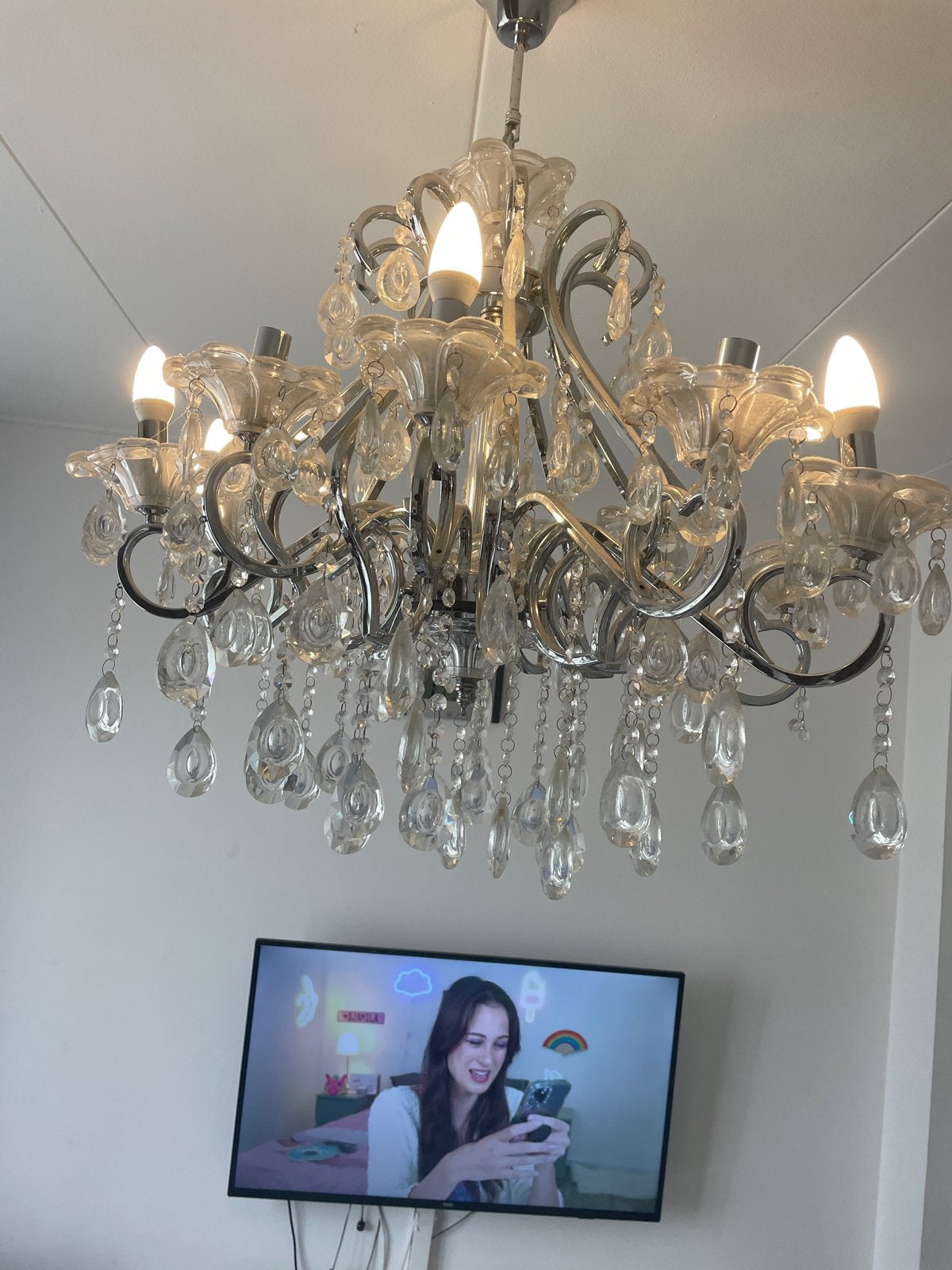 Elegante Kroonluchter met Kristallen en 6 Lichtpunten, Huis en Inrichting, Lampen | Kroonluchters, Ophalen of Verzenden, Zo goed als nieuw