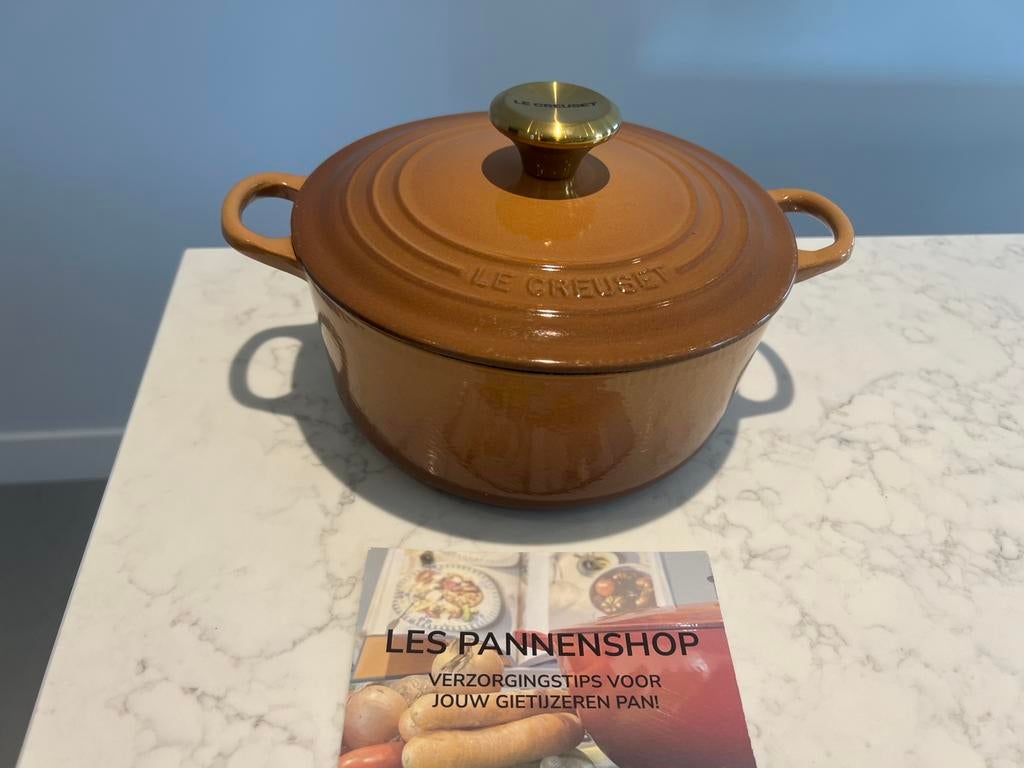 Le Creuset braadpan 22 cm Noisette gietijzer, Le creuset, Gietijzer, Ophalen of Verzenden, Zo goed als nieuw