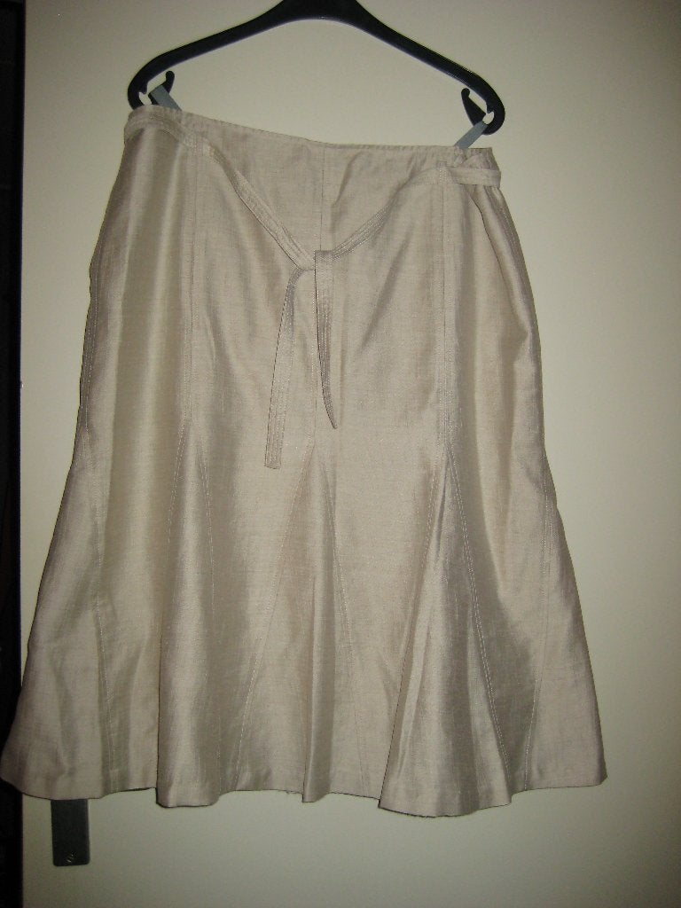 Beige rok, 44, Gelco, knielengte, Beige, Maat 42/44 (L), Ophalen of Verzenden, Zo goed als nieuw