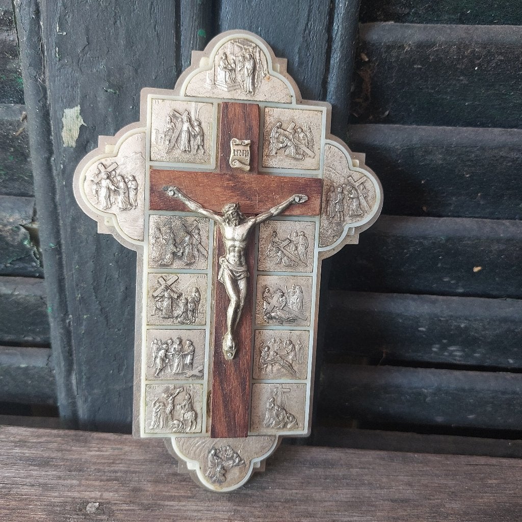 Vintage wandkruis met de 14 kruiswegstaties, Ophalen of Verzenden