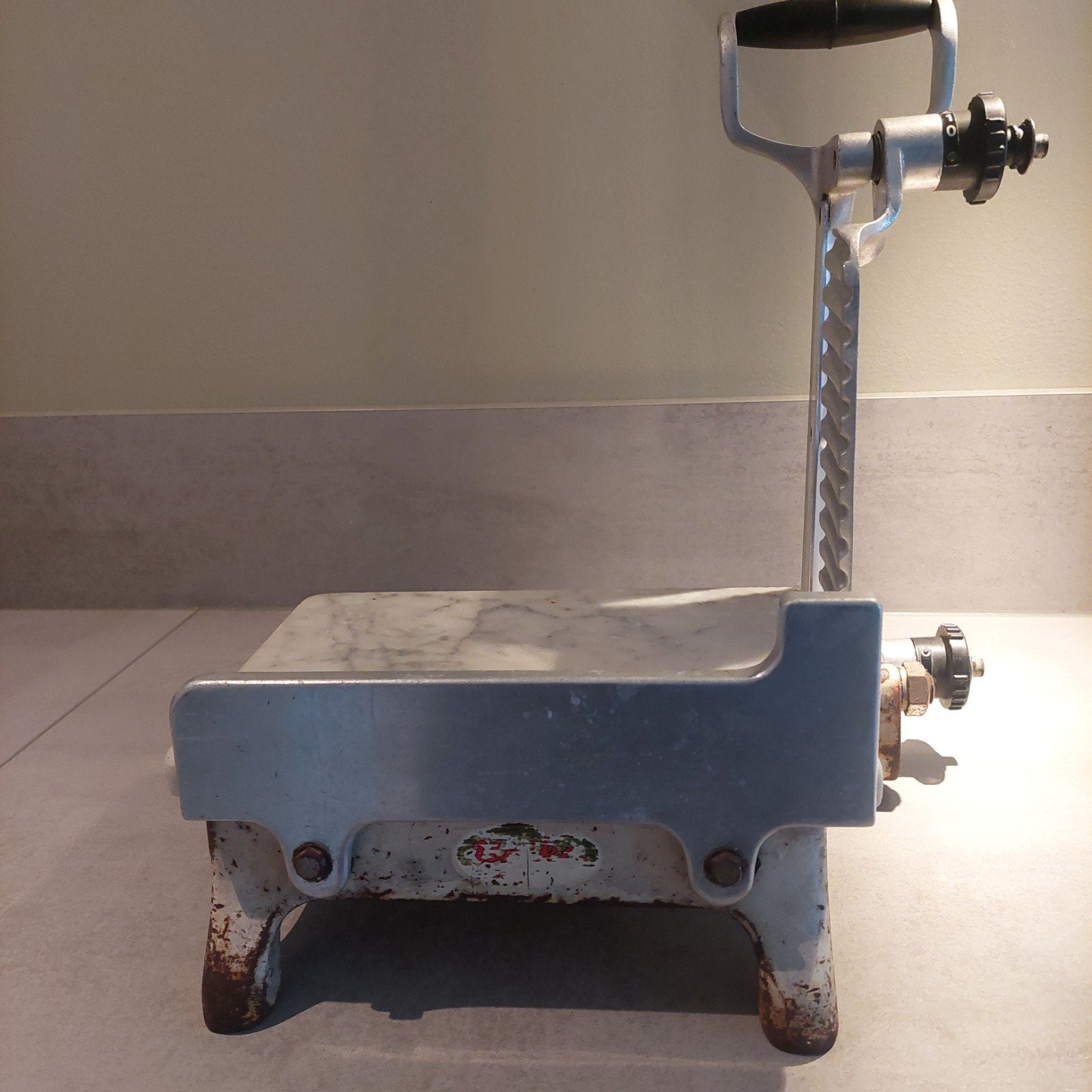Vintage Broodsnijmachine met Marmeren Blad, Ophalen of Verzenden