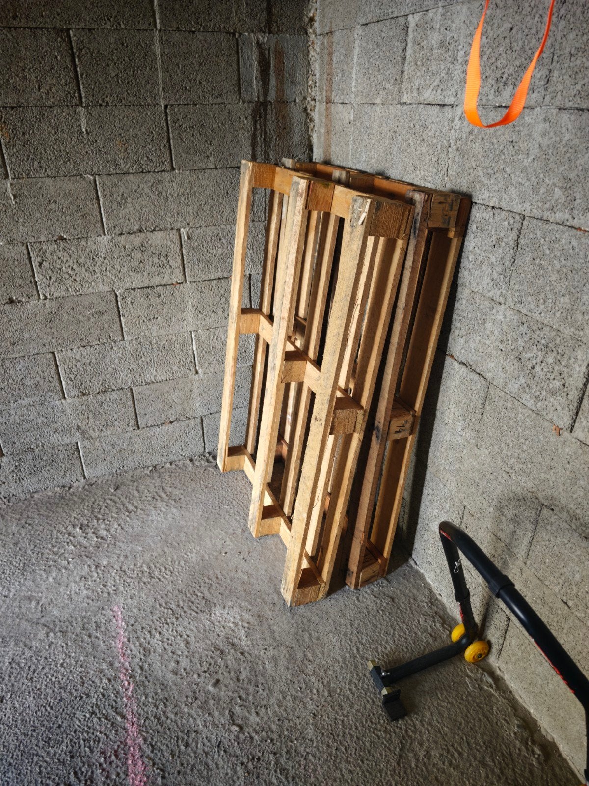 2 gebruikte houten pallets, Ophalen, Gebruikt, Minder dan 25 mm, Pallet