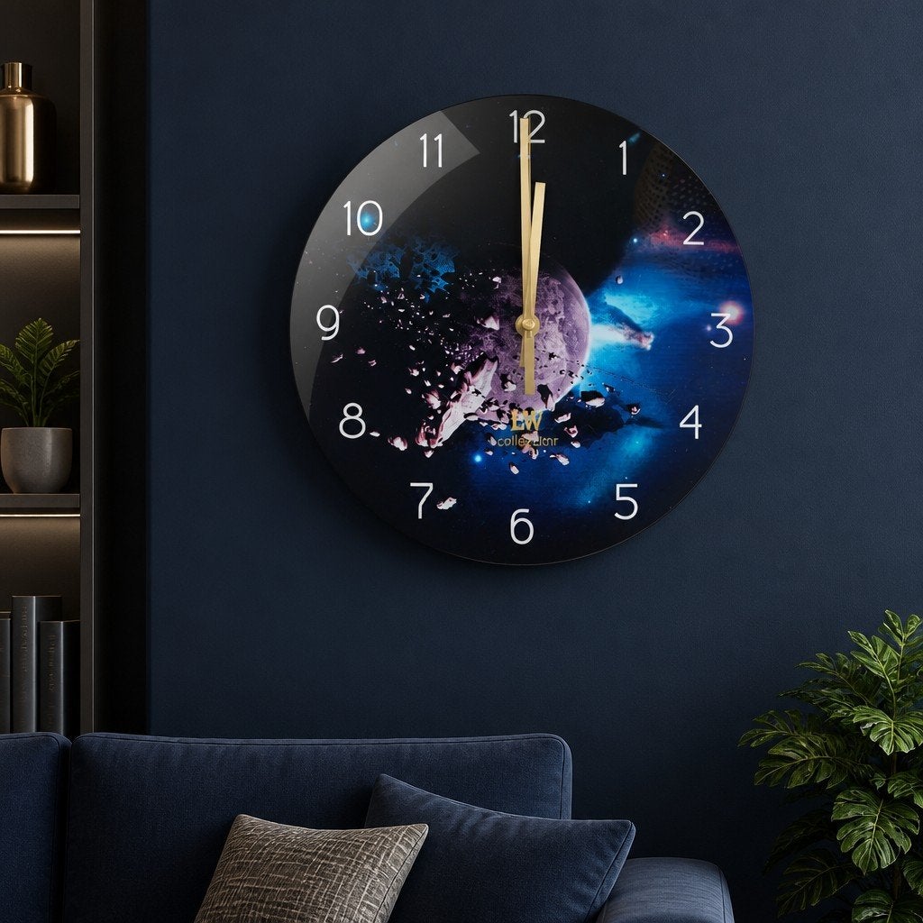 Moderne wandklok met glasplaat en ruimteprint, Ophalen of Verzenden, Nieuw, Wandklok