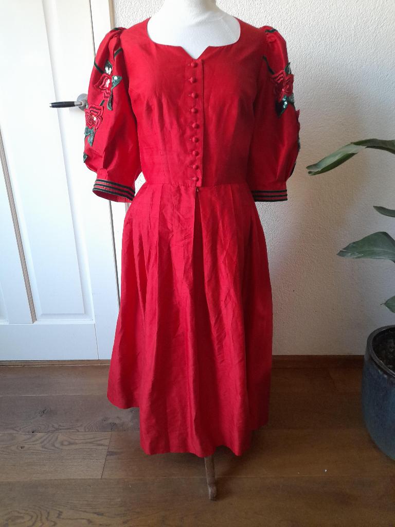 Mooie retro Kruger tafzijden Dirndl met bloemen mt 44-46, Kleding | Dames, Carnaval, Maat 42/44 (L), Ophalen of Verzenden, Kleding