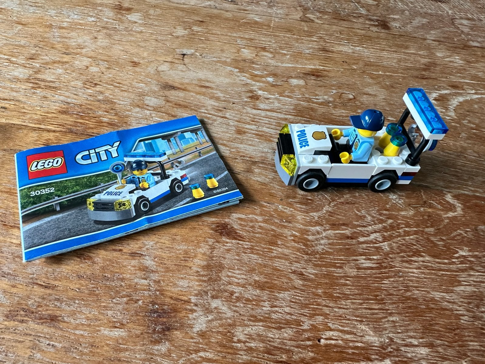 Lego City Politieauto (30352) met minifiguur en instructies, City, Lego, Ophalen of Verzenden, Zo goed als nieuw