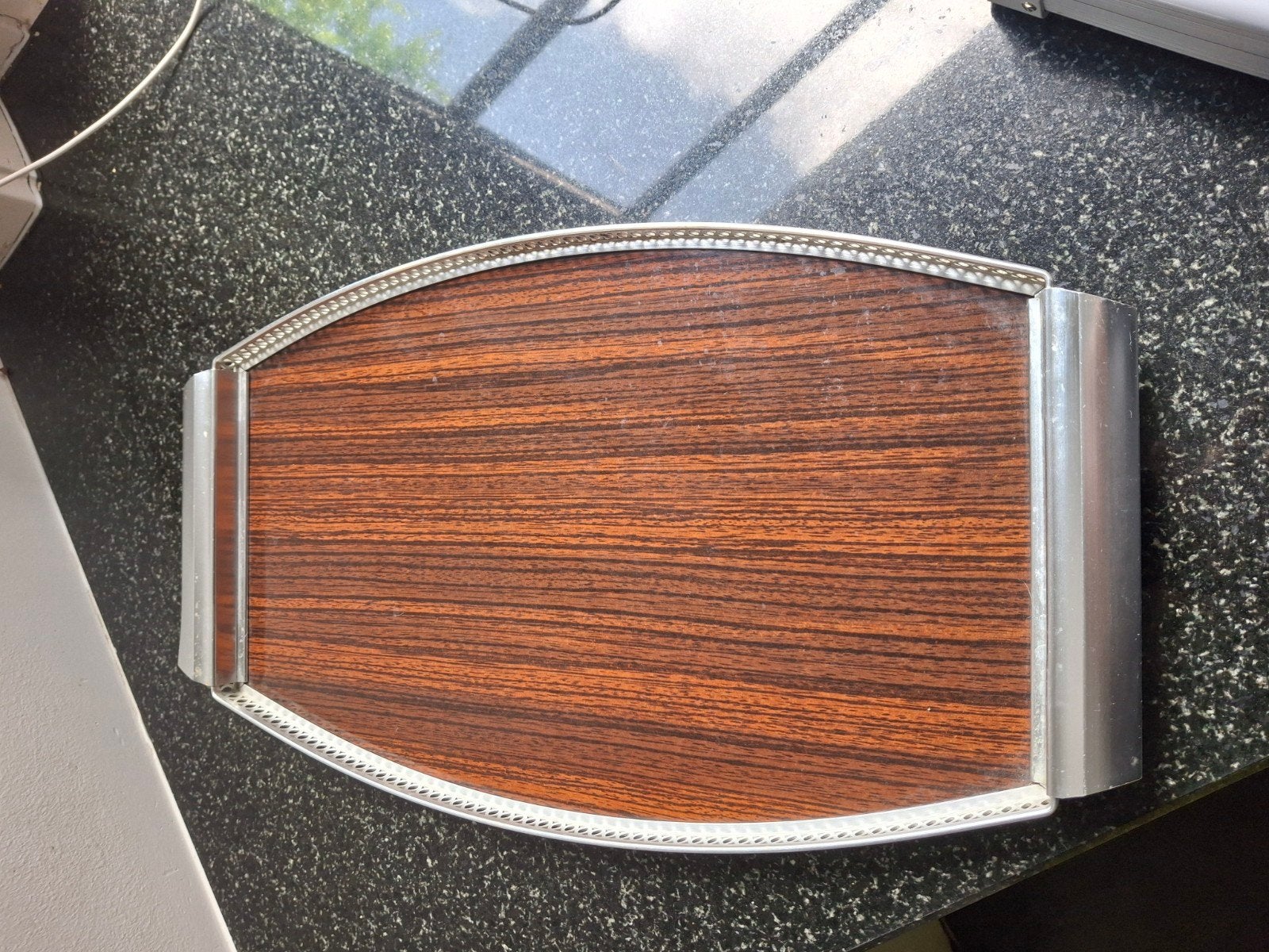 vintage formica dienblad met metalen rand, Ophalen of Verzenden