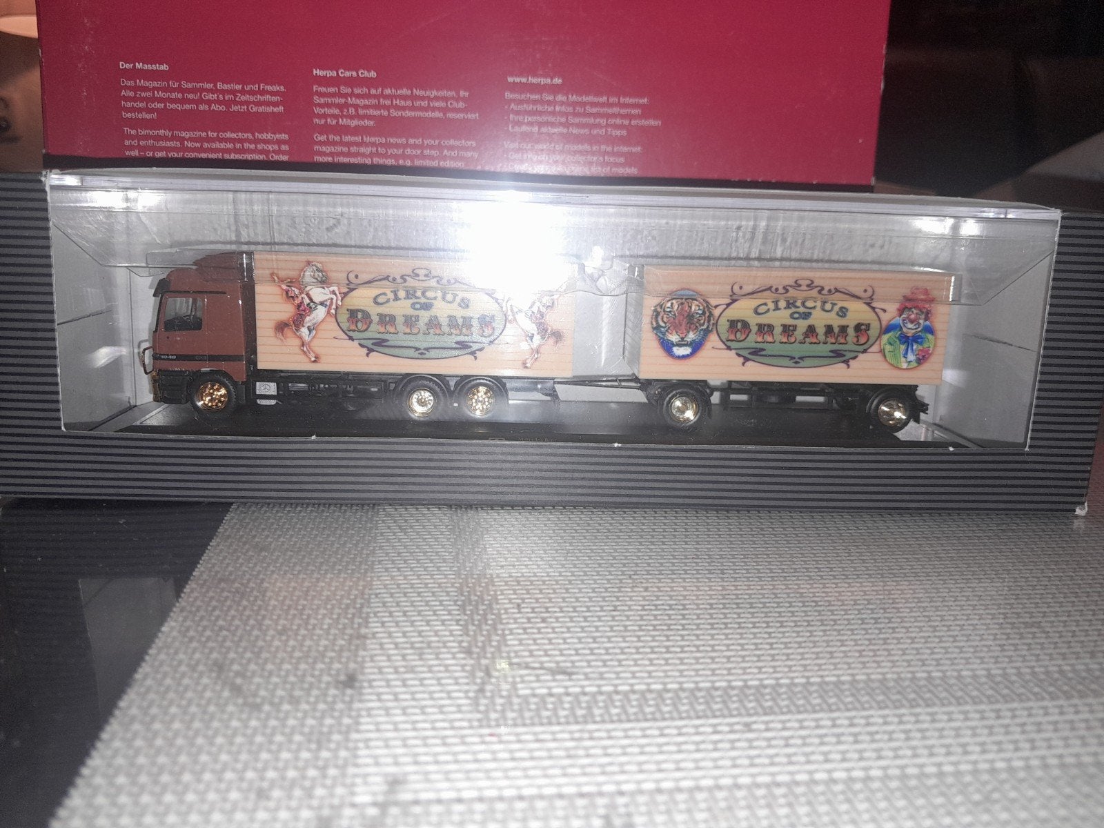 Herpa "Circus of Dreams" Vrachtwagen Model 1:87, Ophalen of Verzenden, Zo goed als nieuw, Bus of Vrachtwagen