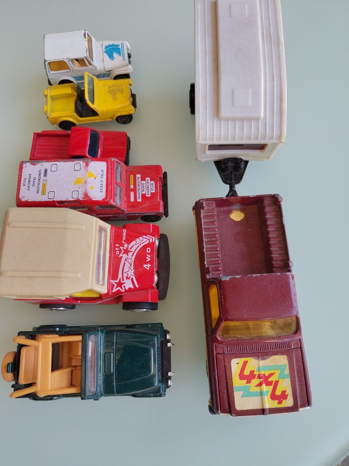 Set van 7 vintage speelgoedterreinwagens en caravan, Ophalen of Verzenden, Gebruikt, Auto, Overige merken