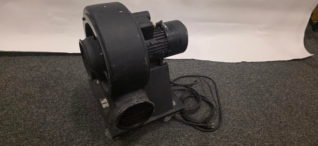 Ventilator voor springkussen of springkasteel, Ophalen