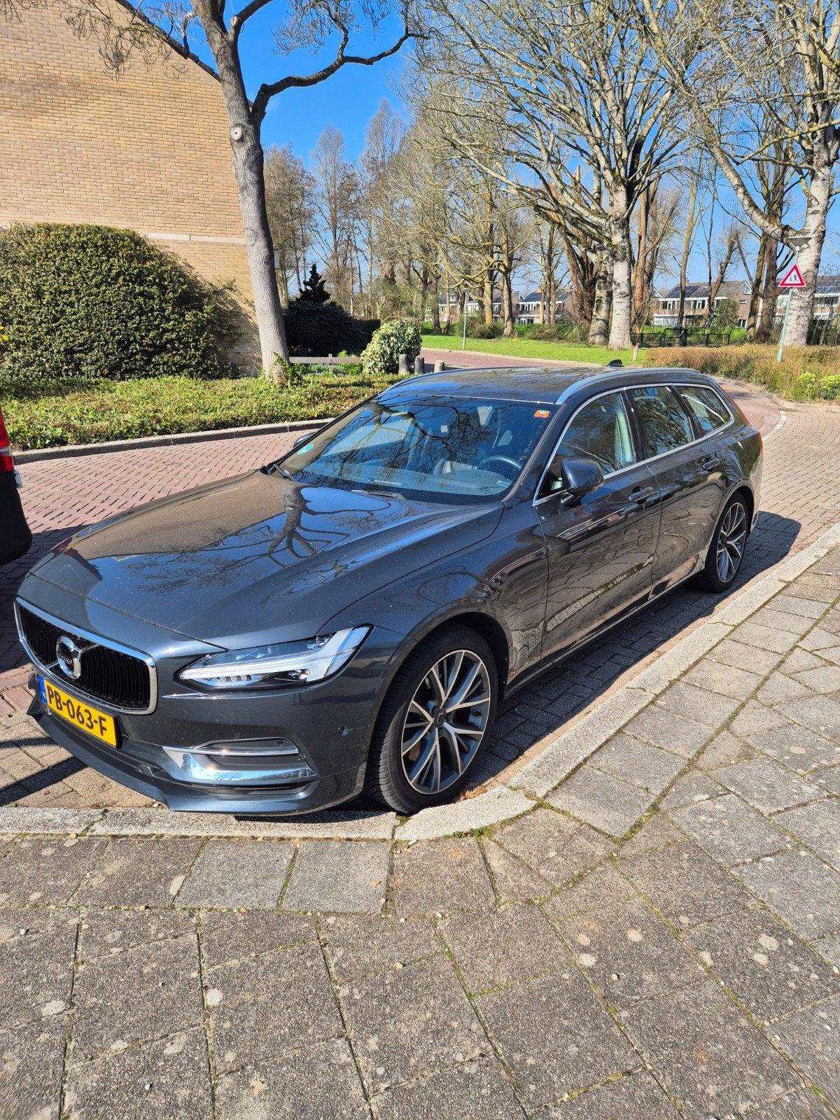 Volvo V90 2.0 T5 Momentum, Auto's, 15 km/l, 1969 cc, Stationwagon, Particulier
