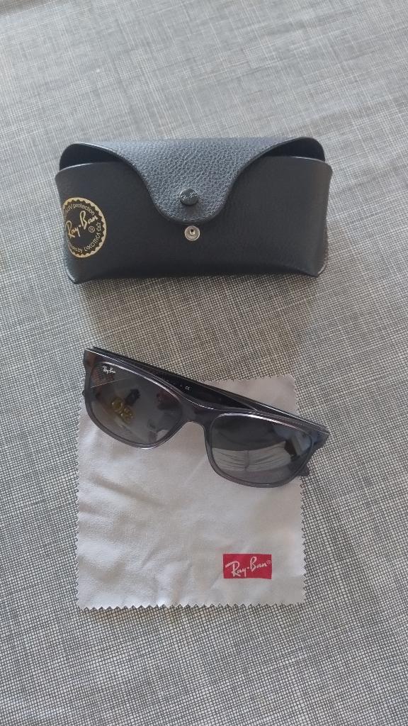 Te koop Ray ban zonnebril, Zonnebril, Zwart, Ophalen of Verzenden, Zo goed als nieuw