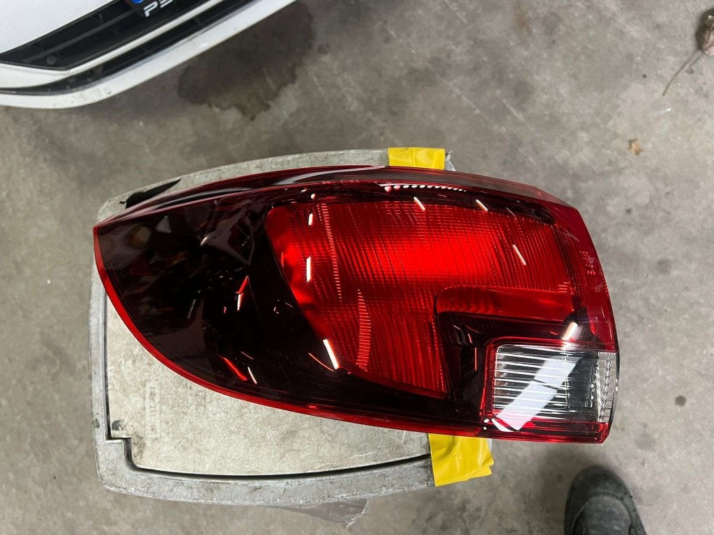 achterlicht astra k combi sports tourer links 39077374, Niet ingevuld, Nieuw, Niet ingevuld, Niet ingevuld