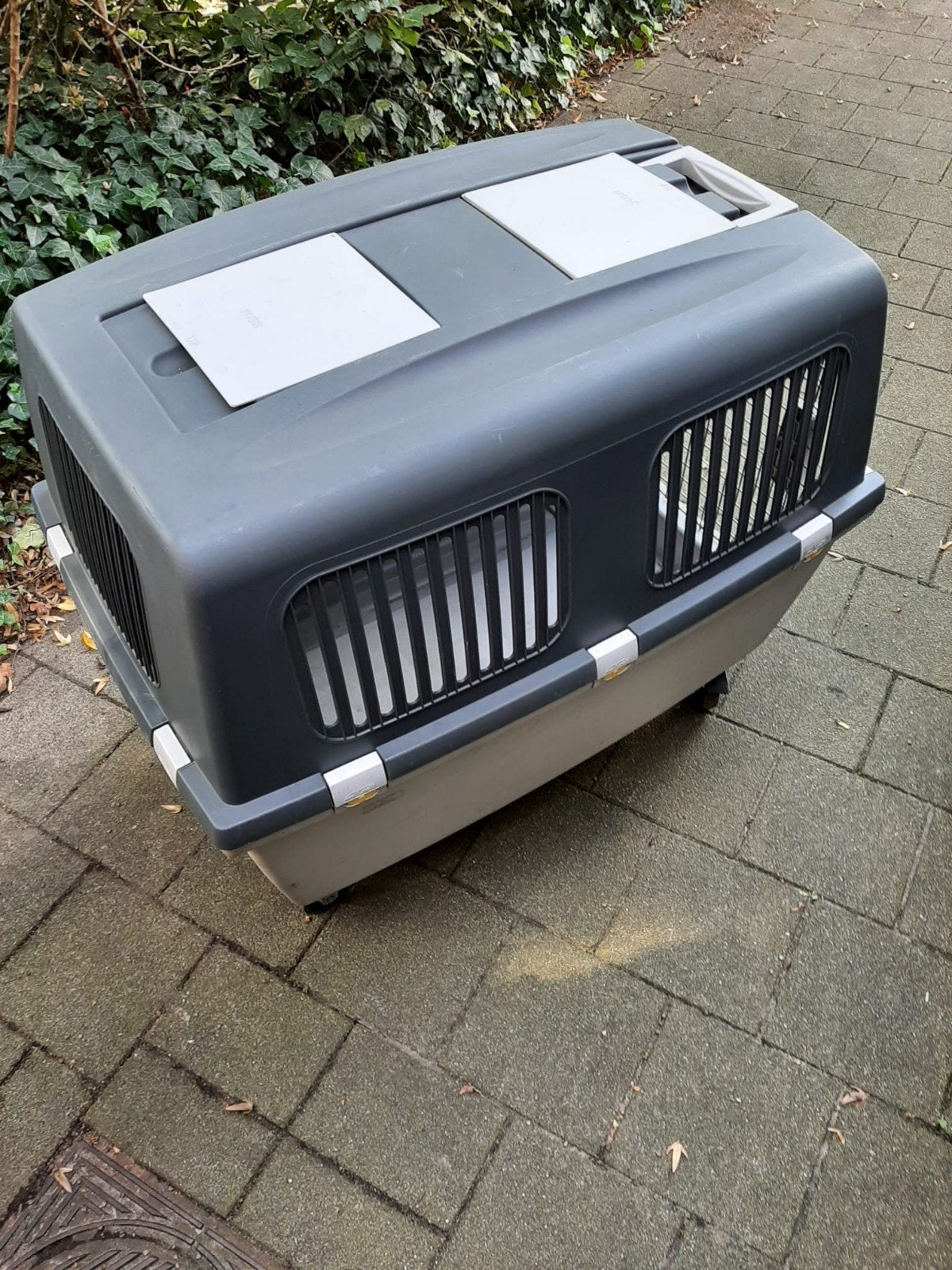 vliegbench, Dieren en Toebehoren, Ophalen, Zo goed als nieuw