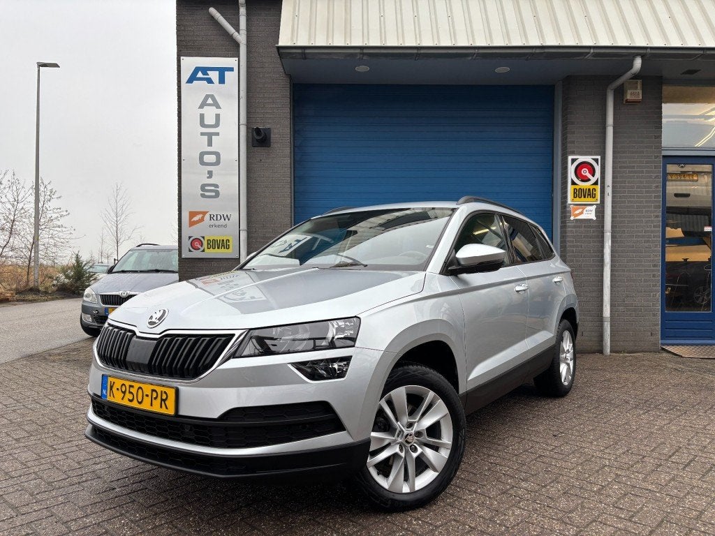 Skoda KAROQ 1.5 TSI ACT BUS. ED. AUTOMAAT, 4 cilinders, 690 kg, 19 km/l, SUV of Terreinwagen