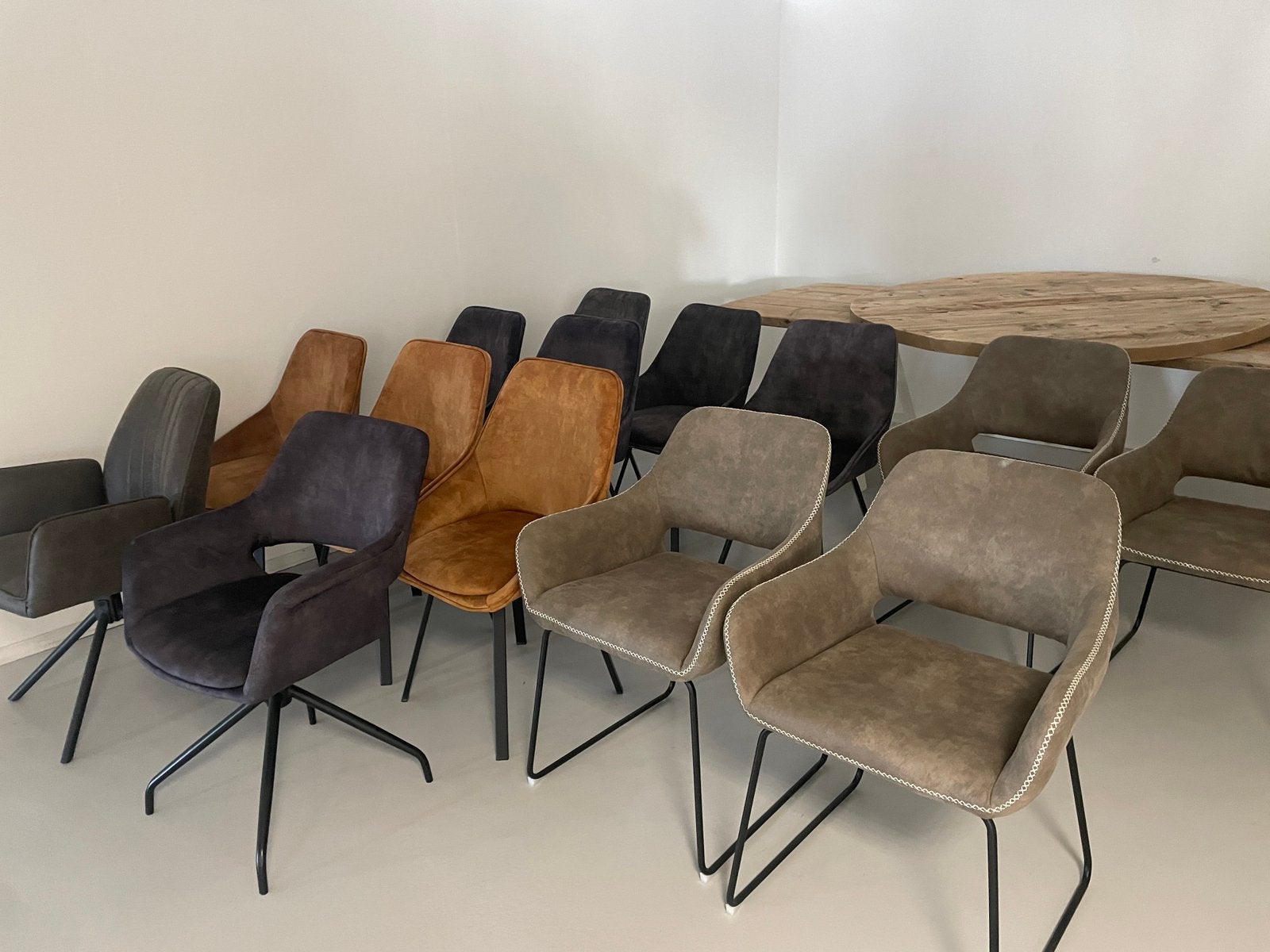 Stoelen eettafel - nieuw - stuk of 20 - prijs 1000 euro, Ophalen, Overige kleuren, Nieuw, Leer