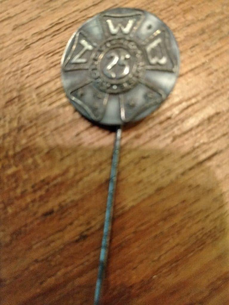 Speldje NWB, Ophalen of Verzenden, Gebruikt, Sport, Speldje of Pin