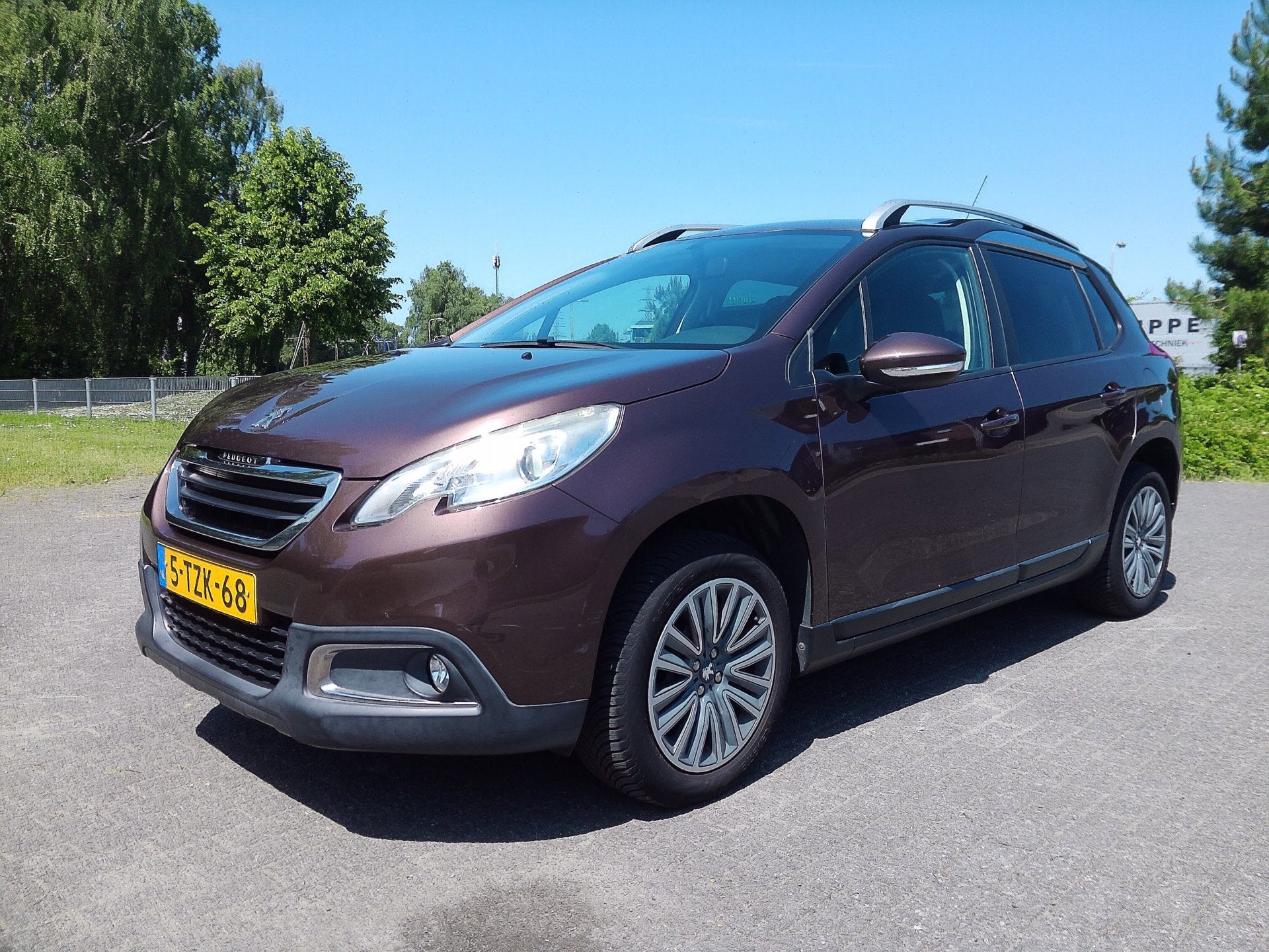 Peugeot 2008 1.2 VTi Blue Lease, Auto's, Voorwielaandrijving, Euro 5, 1199 cc, Bruin