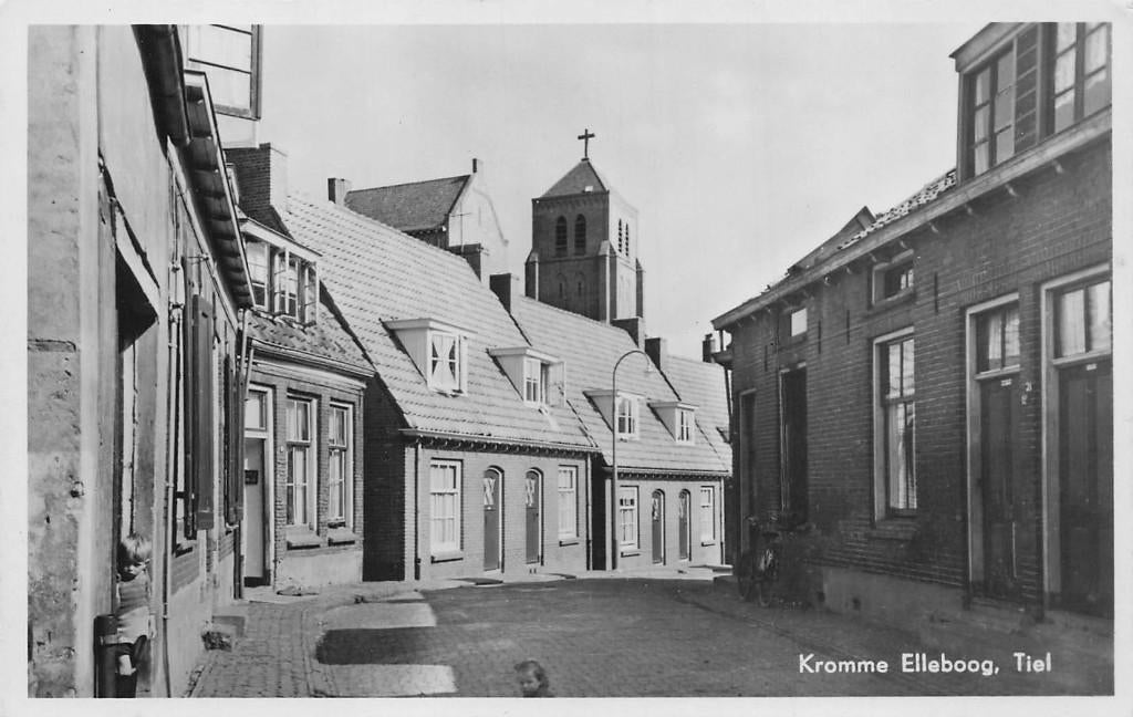 Tiel - Kromme Elleboog (gel. 1956), Ophalen of Verzenden, 1940 tot 1960, Gelopen, Gelderland