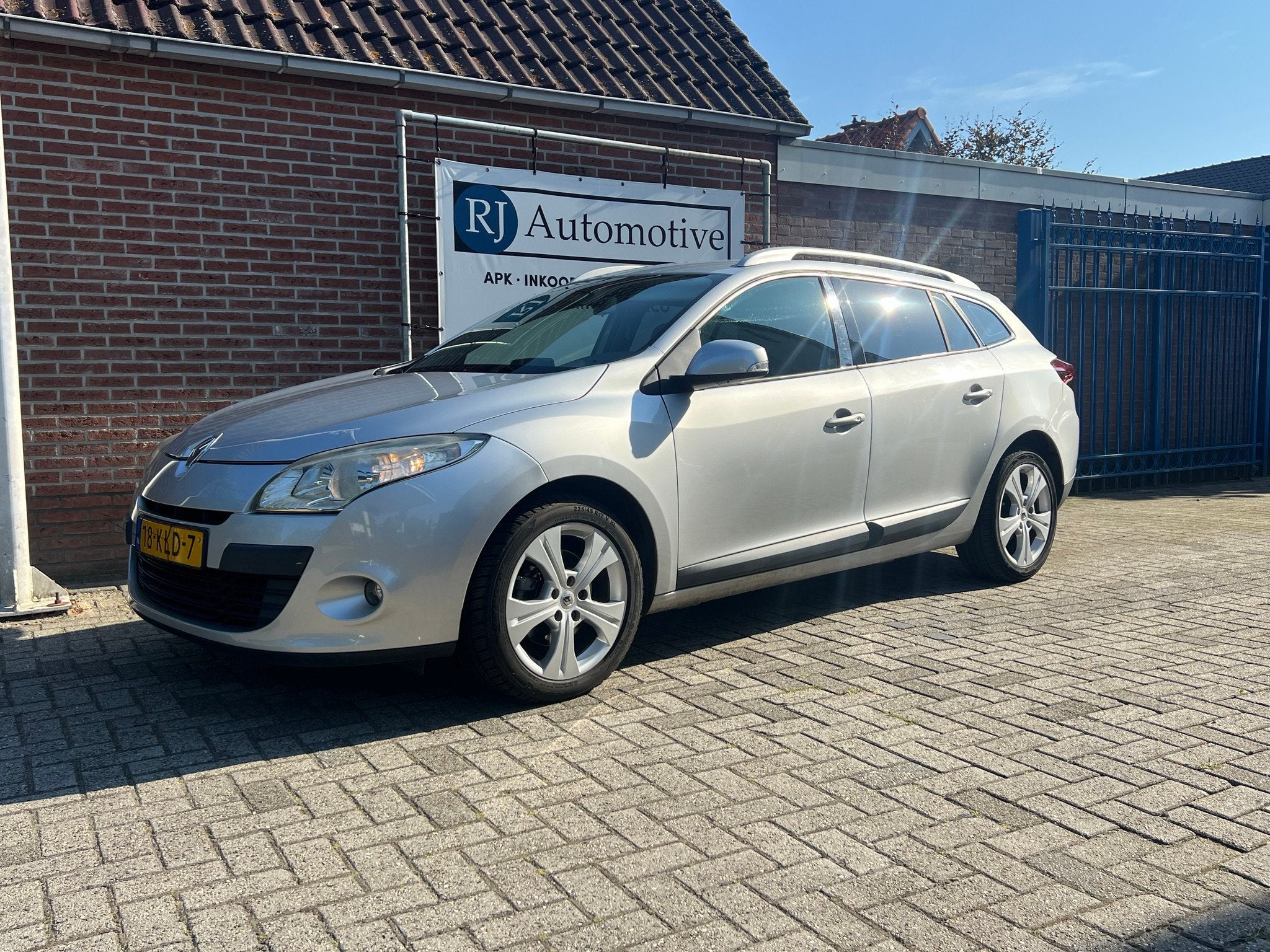 Renault Mégane Estate 2.0 TCe 180PK Dynamique NIEUWE APK/NA, Auto's, 13 km/l, 1998 cc, 730 kg, Gebruikt