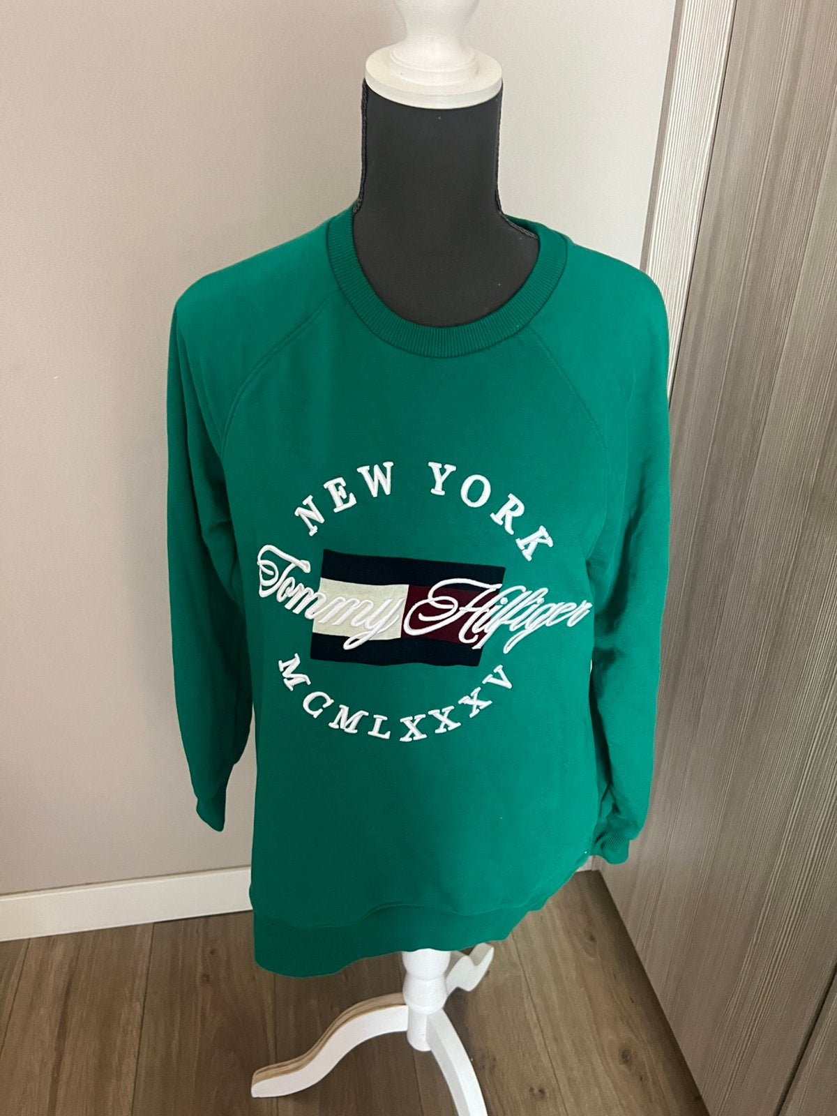 Nieuwe sweater  Tommy Hilfinger maat m, Ophalen of Verzenden, Nieuw, Maat 38/40 (M), Groen