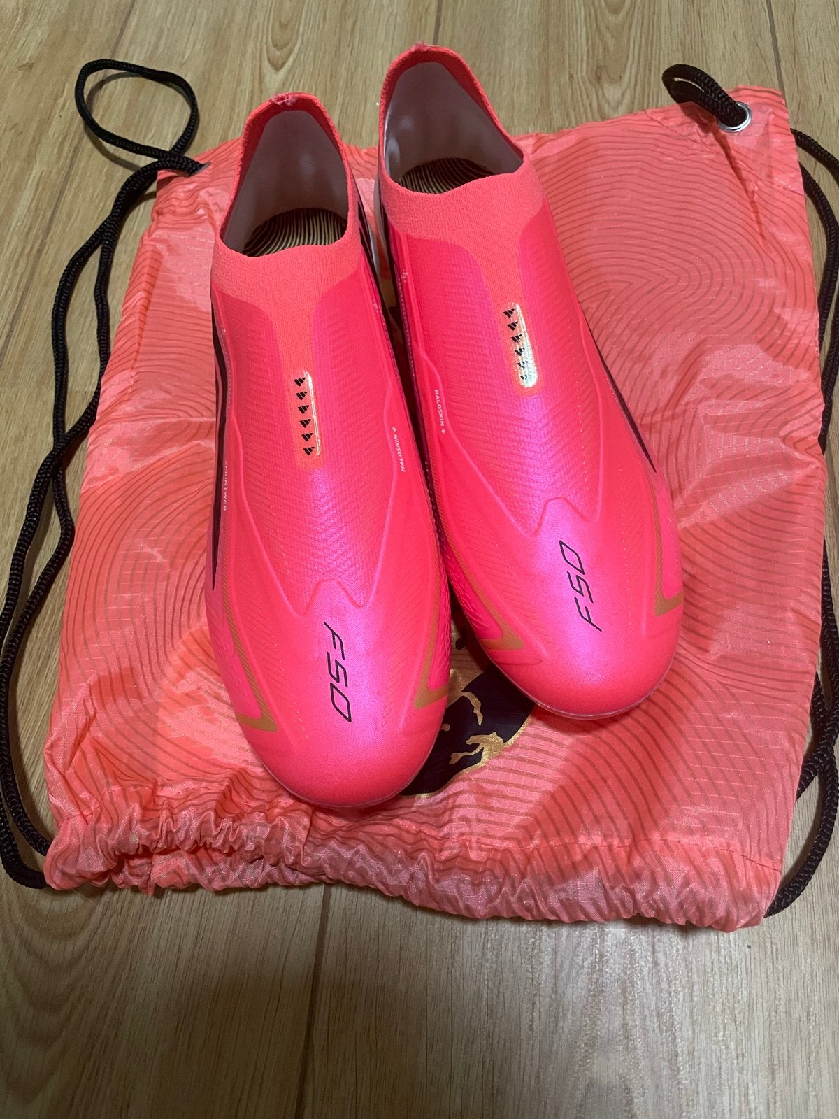 Adidas F50 voetbalschoenen maat 43 voor kunstgras, Ophalen of Verzenden, Nieuw, Schoenen