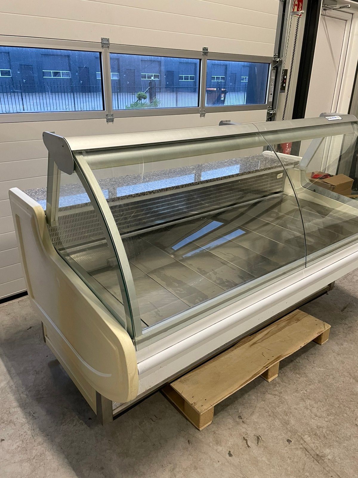 Koeltoonbank / koeling / vitrine / horeca, Ophalen